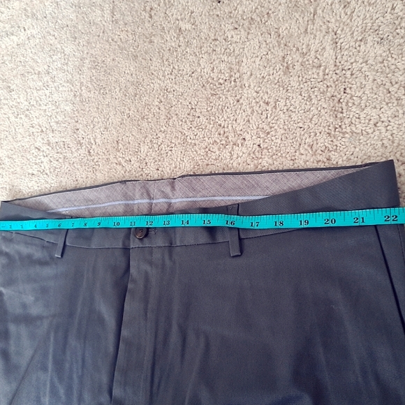 Buttoned Down Gray Chino Shorts. - Picture 5 of 6